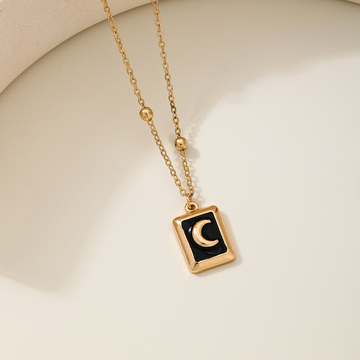 SILUEEN™- Cameo Necklace