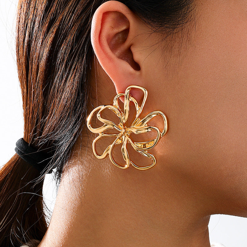 SILUEEN™ - Orecchini a forma di fiore scolpito 