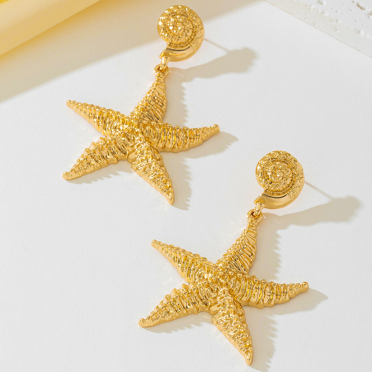 SILUEEN™- Pendientes Estrella Dorada