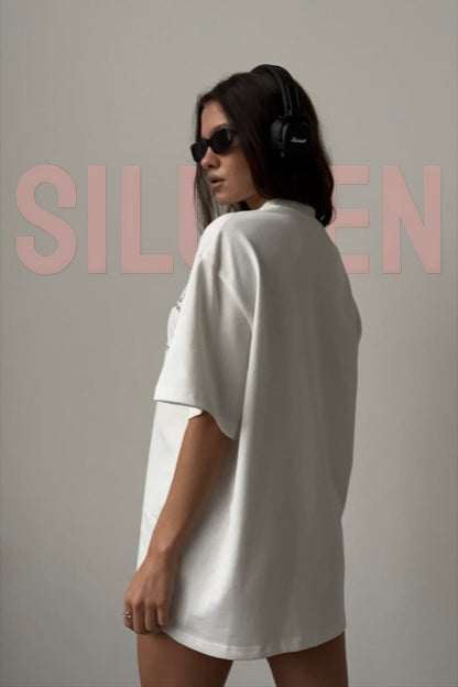 SILUEEN™-  Camiseta Small Talk